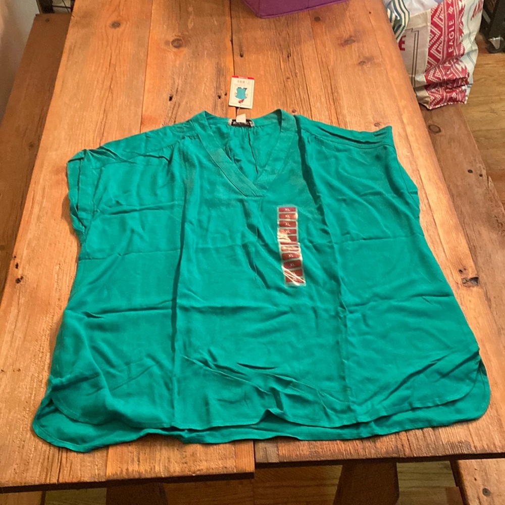 NWT Nine West blouse, green, XL and XXL